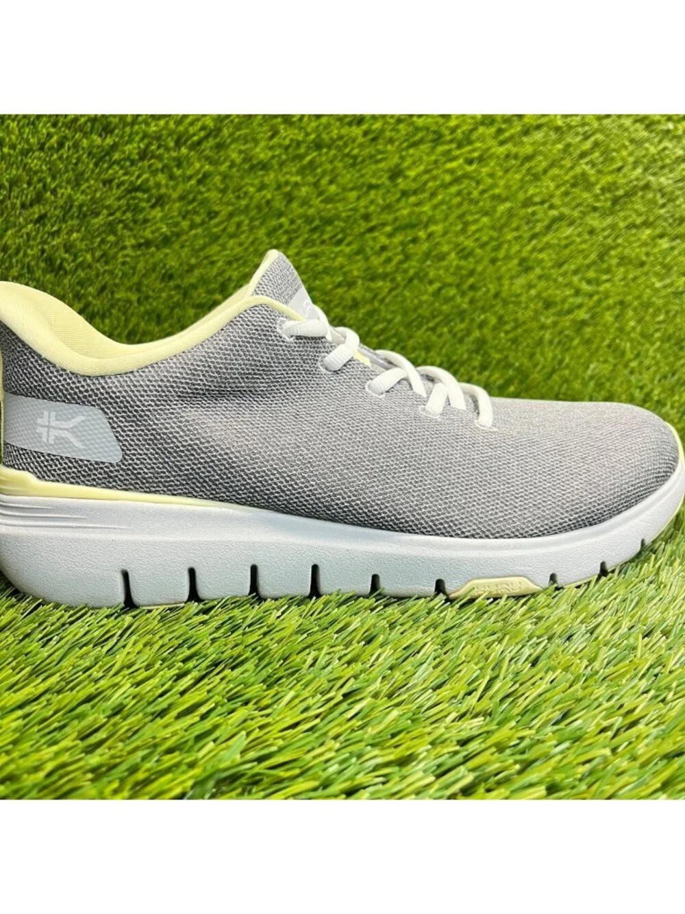 Kuru Flex Via Womens Size 10D Gray White Athletic Running Walking Shoes Sneakers